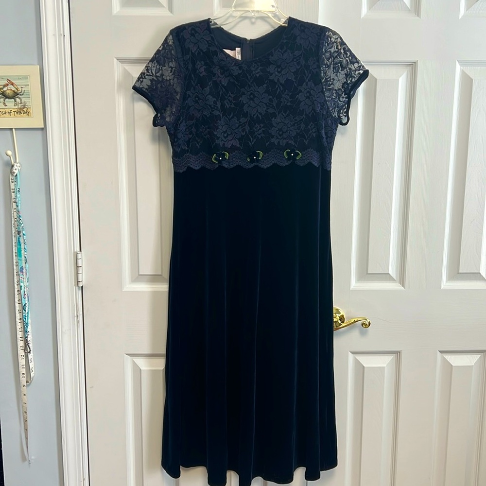 Bonnie Jean size 18 girl’s Navy velour dress.